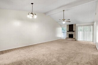 7204 Hardesty in San Antonio, TX - Building Photo - Building Photo