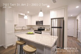 2001 Taft St-Unit -2001-2 Taft in Weslaco, TX - Building Photo - Building Photo