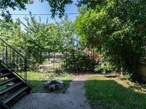 1240 S Marlborough Ave in Dallas, TX - Building Photo - Building Photo