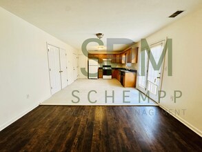 5022 Lea Ann Way in Louisville, KY - Building Photo - Building Photo