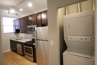 6447 N Claremont Ave, Unit 1 in Chicago, IL - Building Photo - Building Photo