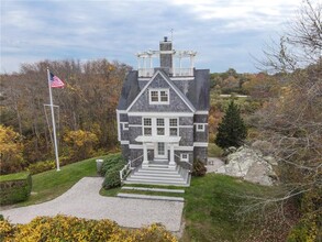 37 Newport St in Jamestown, RI - Building Photo - Building Photo