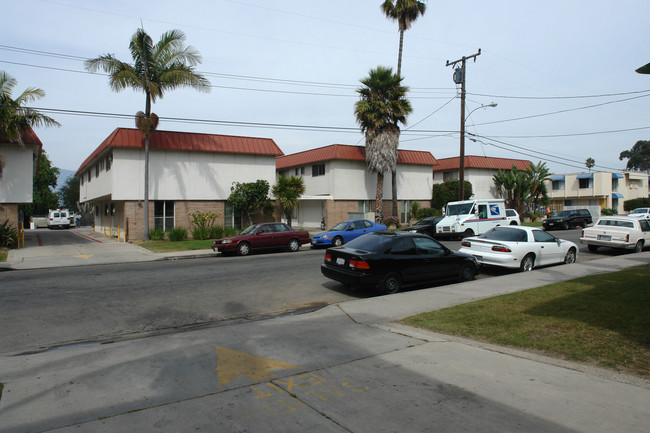 6754 Abrego Rd in Goleta, CA - Building Photo - Building Photo