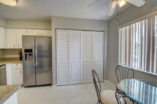 7281 Amberly Ln in Delray Beach, FL - Building Photo
