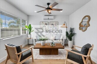 4286 Samoset Ave in San Diego, CA - Foto de edificio - Building Photo