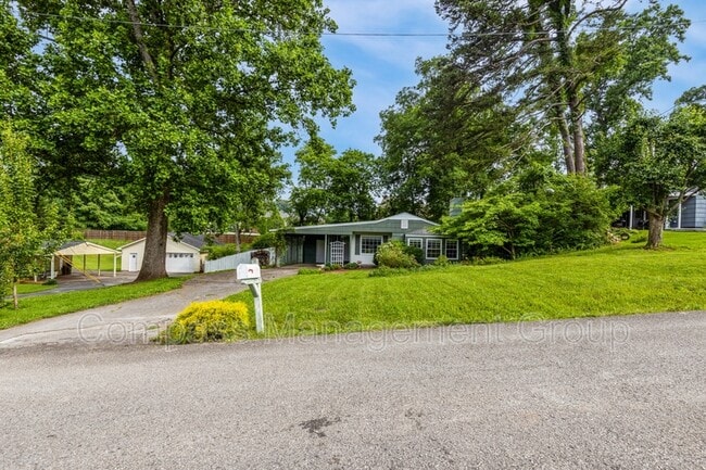 1125 Timbergrove Dr in Knoxville, TN - Building Photo - Building Photo