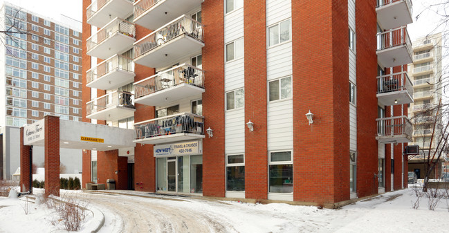 Oakwood Tower in Edmonton, AB - Building Photo - Building Photo