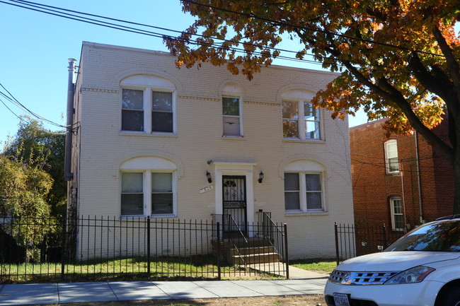 2828 Buena Vista Ter SE