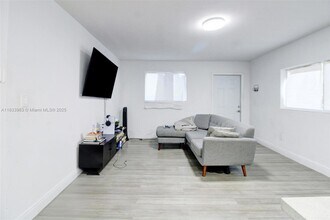 5510 NW 30th Ave, Unit 11204 in Miami, FL - Building Photo - Building Photo