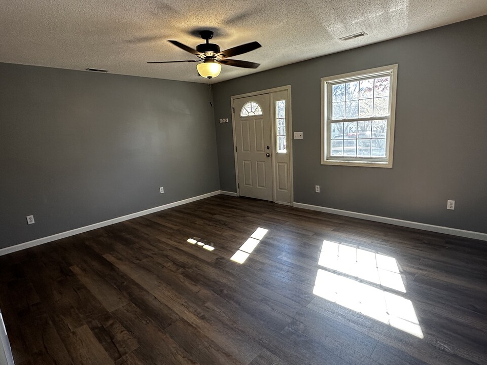 3389 S Oaklawn Cir in Bloomington, IN - Foto de edificio