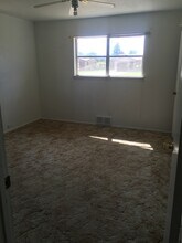 1617 S Main Ave in Portales, NM - Building Photo - Building Photo