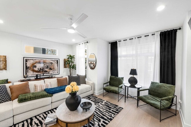 227 Woodsborough Pl in Raleigh, NC - Foto de edificio - Building Photo