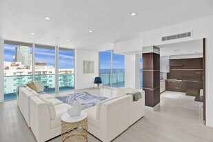 4001 S Ocean Dr in Hollywood, FL - Building Photo