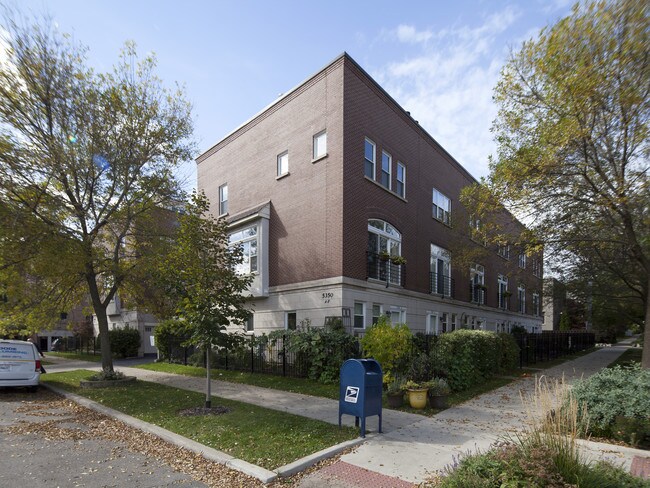 2000 W Summerdale Ave in Chicago, IL - Building Photo - Building Photo