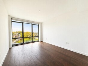 320 Adolphus Ave in Cliffside Park, NJ - Building Photo - Building Photo