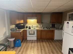 53 Garside St, Unit 1 in Fall River, MA - Foto de edificio - Building Photo