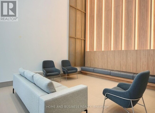 430 Square One Dr in Mississauga, ON - Building Photo - Building Photo