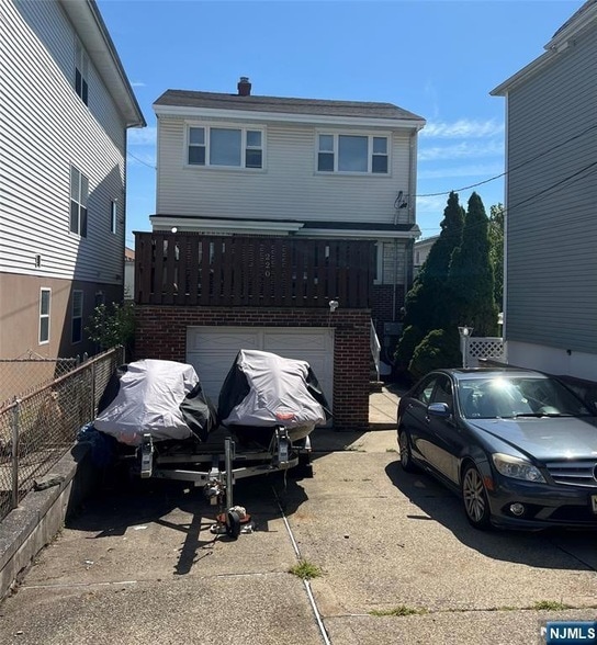 property at 220 5th St