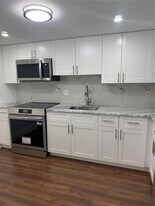 3490 Foxcroft Rd in Miramar, FL - Building Photo