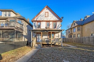 585 Case Ave, Unit 1 in St. Paul, MN - Building Photo