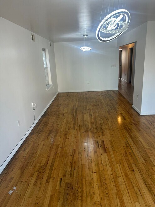 326 Livingston St in Elizabethport, NJ - Building Photo - Building Photo