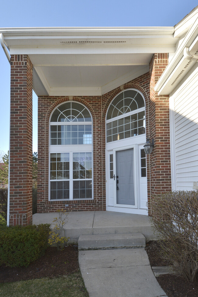 745 Bloomfield Ct in Palatine, IL - Building Photo - Building Photo