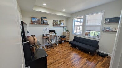 104 Broughton Ave in Bloomfield, NJ - Foto de edificio - Building Photo