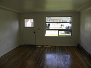 75-85 E Carolina St in Lebanon, OR - Building Photo - Building Photo