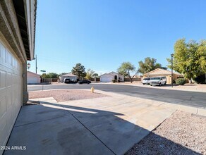 7059 W Gardenia Ave, Unit 558 in Glendale, AZ - Foto de edificio - Building Photo