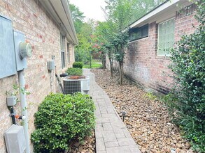 42 W Foxbriar Forest Cir in Spring, TX - Building Photo - Building Photo