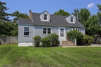 85 Hollywood Ave in Franklin Township, NJ - Building Photo - Building Photo