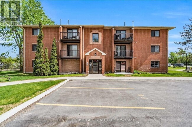 property at 171 Edgehill Dr