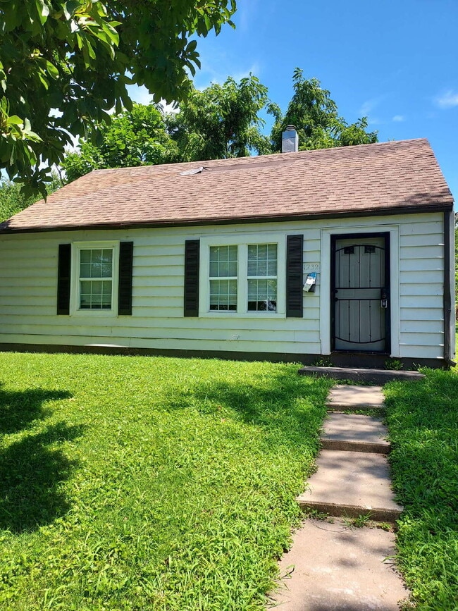 property at 1232 S Hilton St