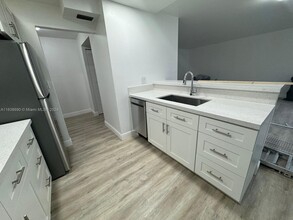 3100 N Pine Island Rd-Unit -205 in Sunrise, FL - Building Photo - Building Photo