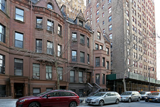 320 W 104th St in New York, NY - Foto de edificio - Building Photo