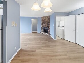 13616 Royal Ct in Crestwood, IL - Building Photo - Building Photo