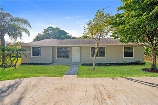 586 Udell Ln in Delray Beach, FL - Building Photo