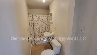 1563 E Madison St in Eau Claire, WI - Building Photo - Building Photo