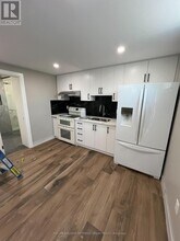 8 Lorne Bruce Dr in Toronto, ON - Building Photo - Building Photo