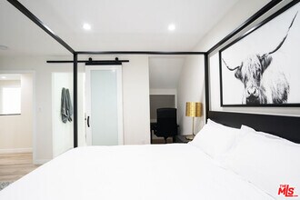 8704 Dorrington Ave in West Hollywood, CA - Building Photo - Building Photo