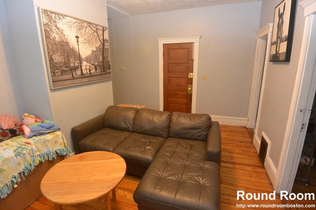 10 Brackett St, Unit 2 in Boston, MA - Building Photo - Building Photo