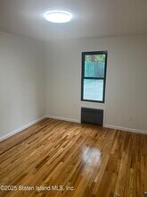 46 Laurel Ave in Staten Island, NY - Foto de edificio - Building Photo