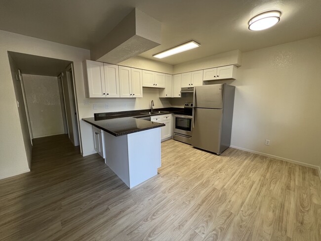 9860 E Broadway Rd, Unit 108