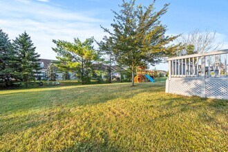 5935 Pondview Ct in Hilliard, OH - Building Photo - Building Photo