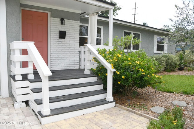 6925 Sans Souci Rd in Jacksonville, FL - Building Photo - Building Photo