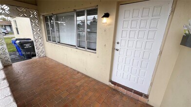 1001 S 22nd Ct in Hollywood, FL - Foto de edificio - Building Photo