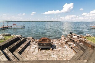 5030 Lake Mendota Dr in Madison, WI - Building Photo