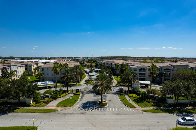 Flora Ridge Condominiums in Kissimmee, FL - Foto de edificio - Building Photo