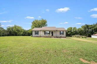 681 Elbethel Rd in Shelbyville, TN - Building Photo - Building Photo