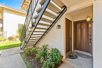 17972 Baron Cir in Huntington Beach, CA - Building Photo - Building Photo